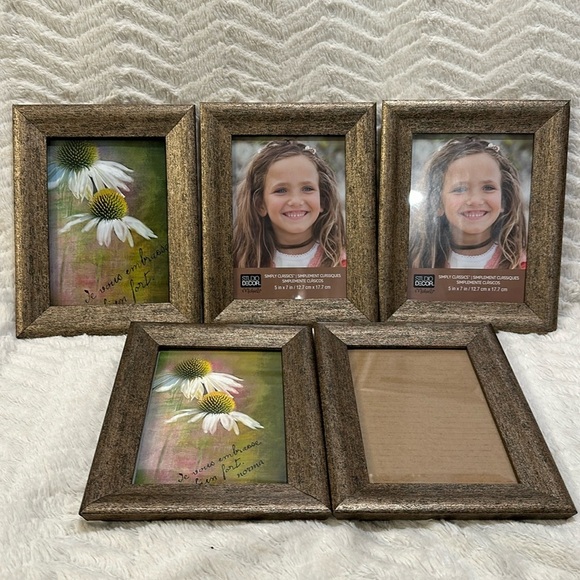 5x7 photos / Mats, Picture Frame Set of 5, Faux Wood Plastic Easel Display NEW! - Picture 1 of 6